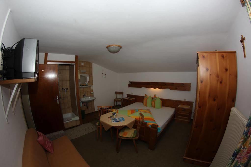 Gasthof Pension Berghof Hippach Luaran gambar