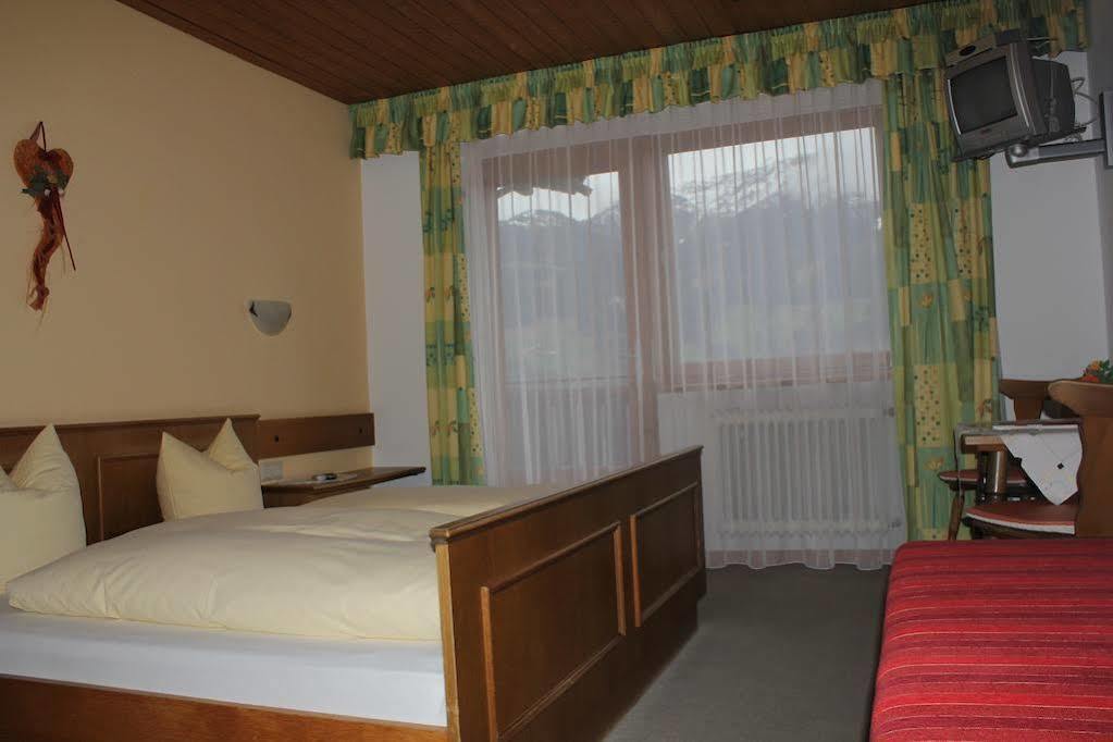 Gasthof Pension Berghof Hippach Luaran gambar