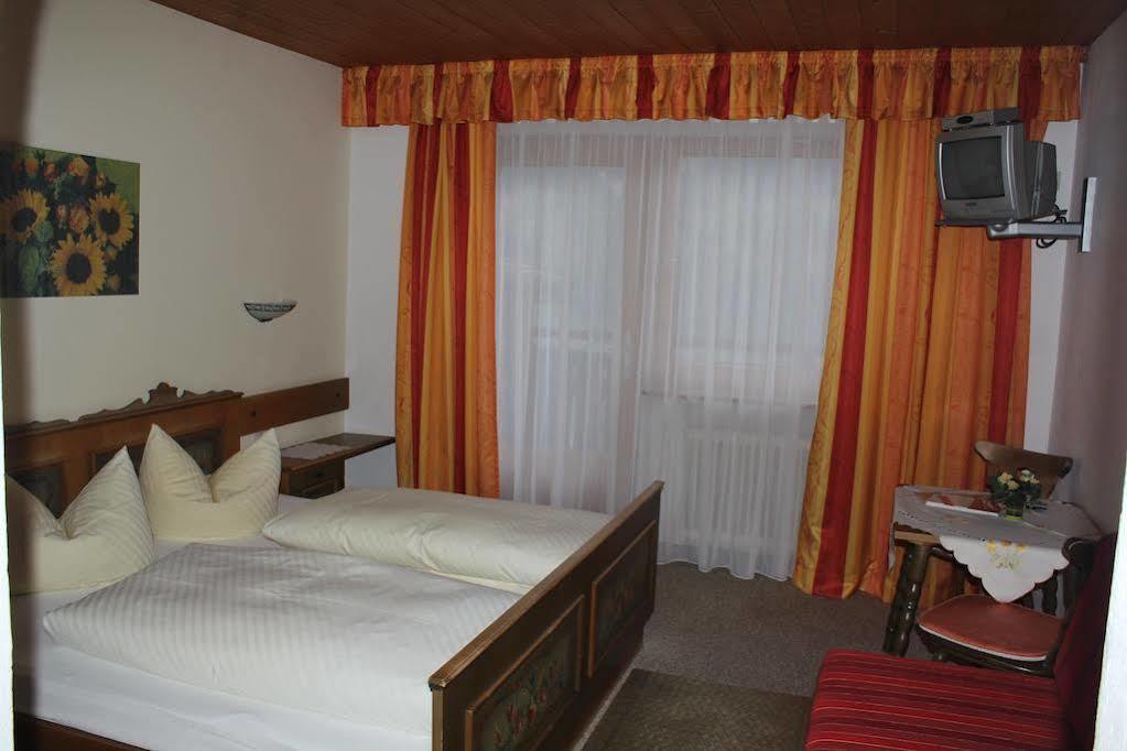 Gasthof Pension Berghof Hippach Luaran gambar