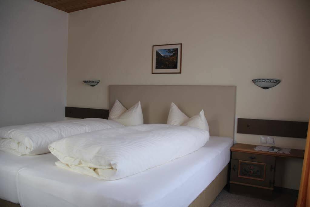 Gasthof Pension Berghof Hippach Luaran gambar